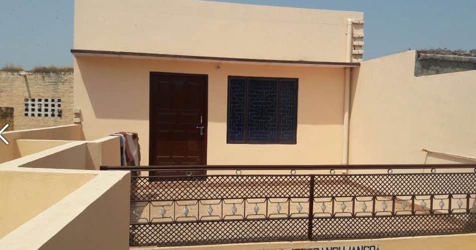 couple dead body, married lady and boy found dead in room in sonipat of haryana