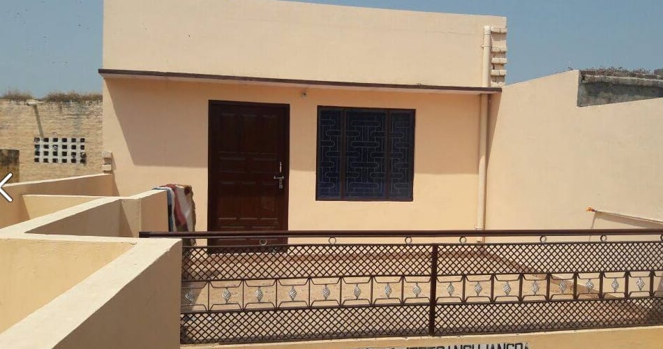 couple dead body, married lady and boy found dead in room in sonipat of haryana