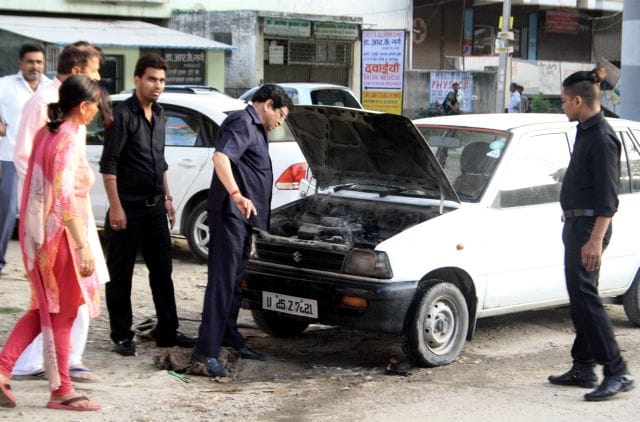 Short circuit fire in three cars