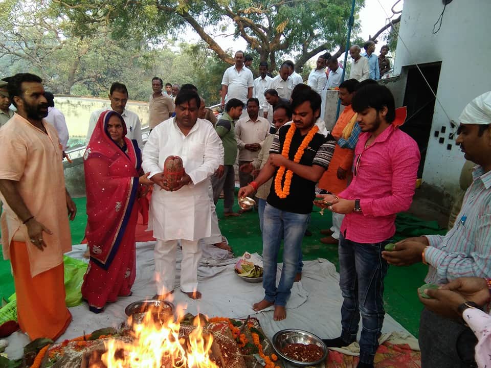 up minister gayatri prajapati rags to riches