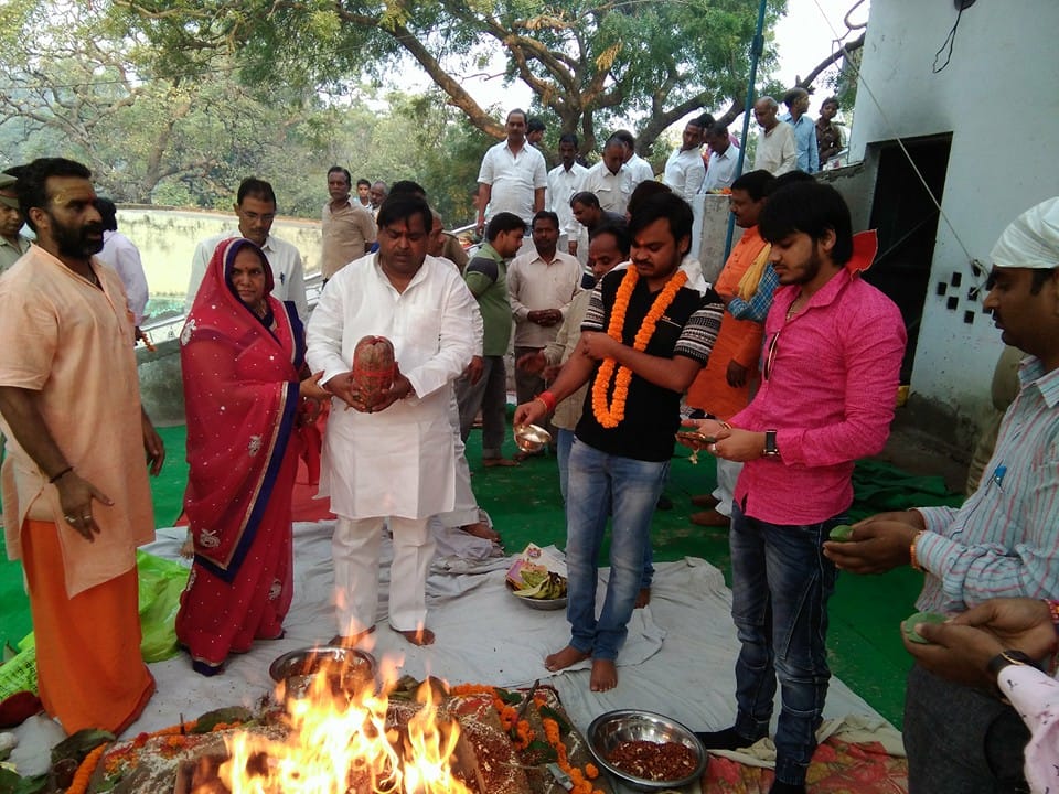 up minister gayatri prajapati rags to riches