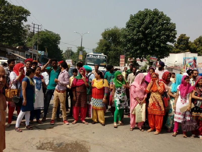 teachers jam, amritsar teachers jam, jam for delay in medical process, gurdaspur