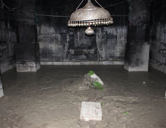 kedarnath temple pujari feel big power inside temple