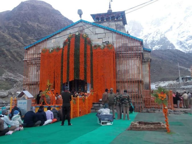 kedarnath temple pujari feel big power inside temple