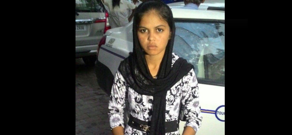 pakistani girl madhu meets sisodia promise to admit her in delhi school