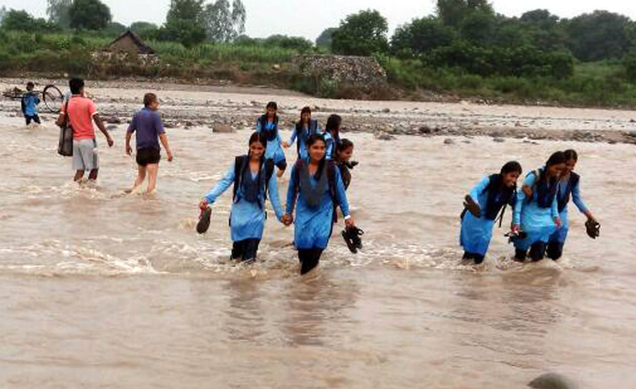 Rvasan pushing water into the river, the villages falling