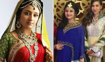 jodha of television is pregnant showing baby bump in photos