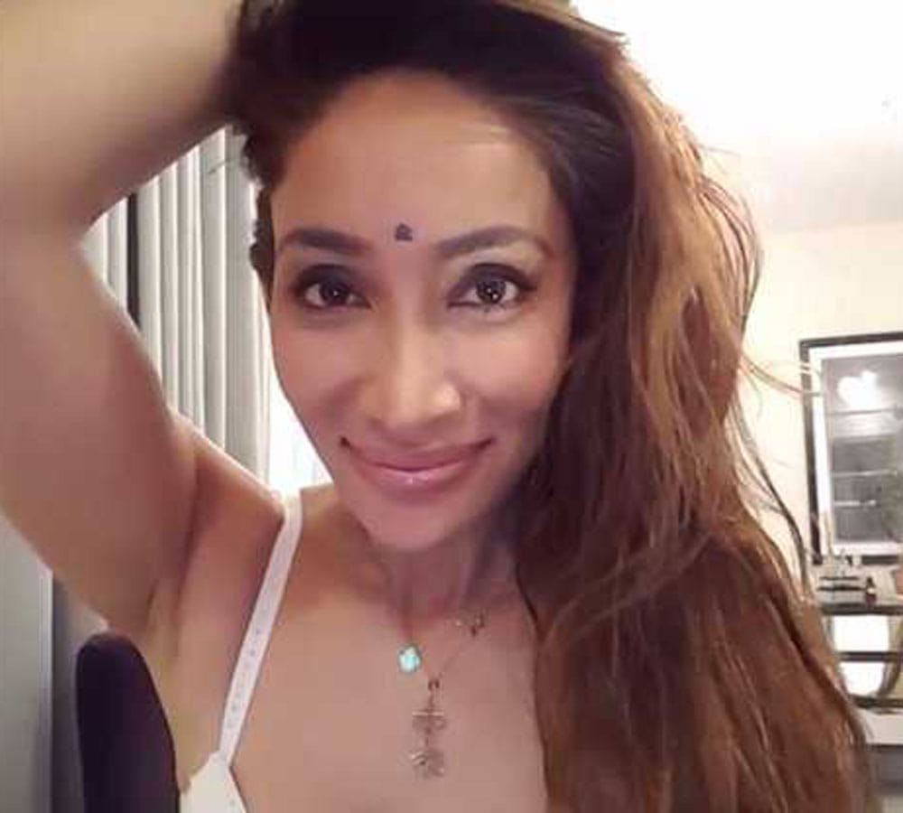 sofia hayat bathroom video viral