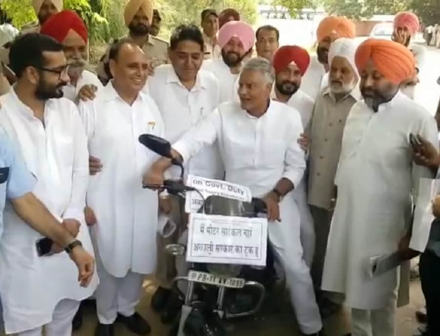 सुनील जाखर