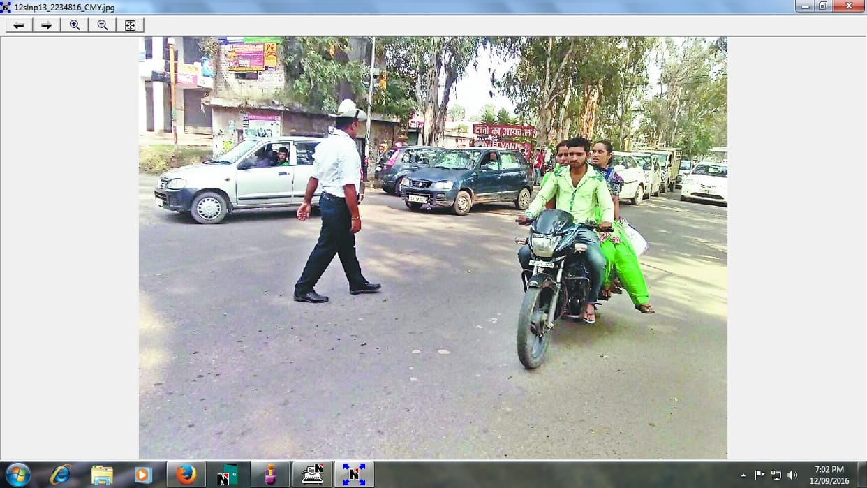 Biker not follow traffic rule