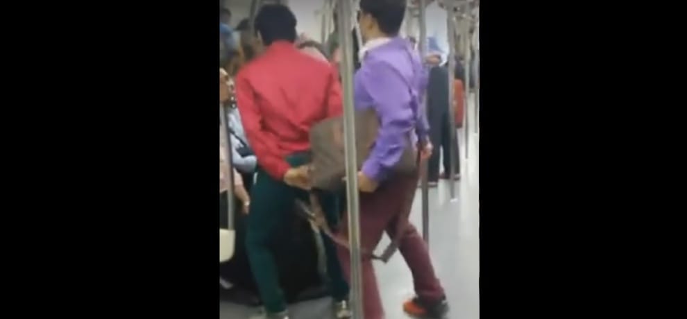 viral video of nagin dance in delhi metro