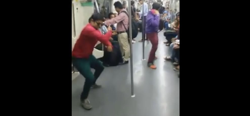 viral video of nagin dance in delhi metro