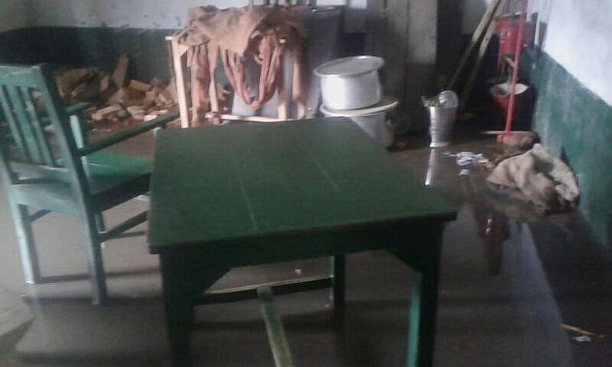  Water filled in the school, the children returned home