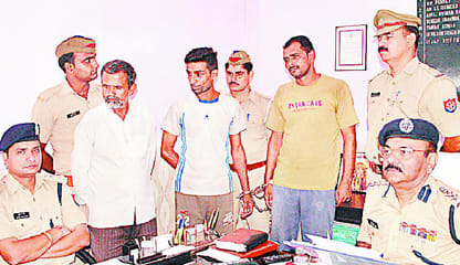 Car drivers caught waiting murder