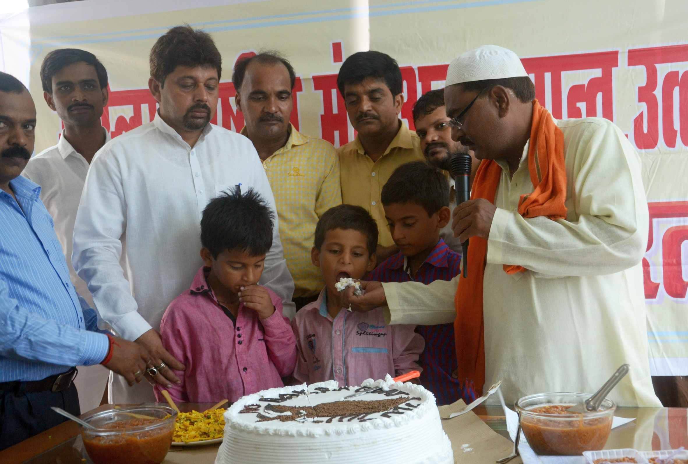 muslim rashtriya manch celebrats bakar-eid in echo friendly way