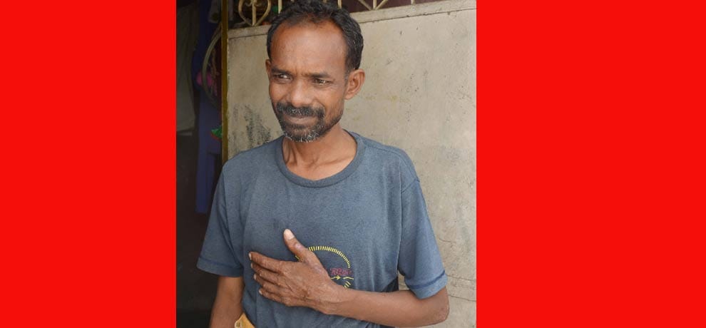 Husband were wandered for five hours with dead body of his wife like dana manjhi