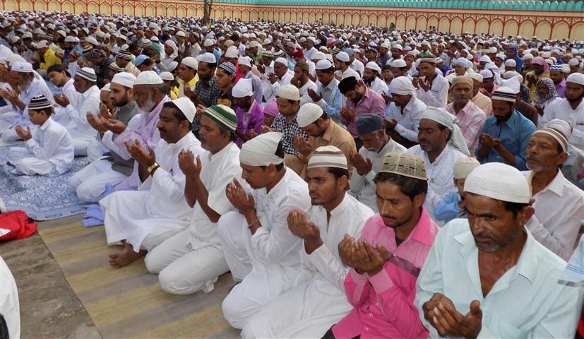 Worshiping God bless tranquility sought
