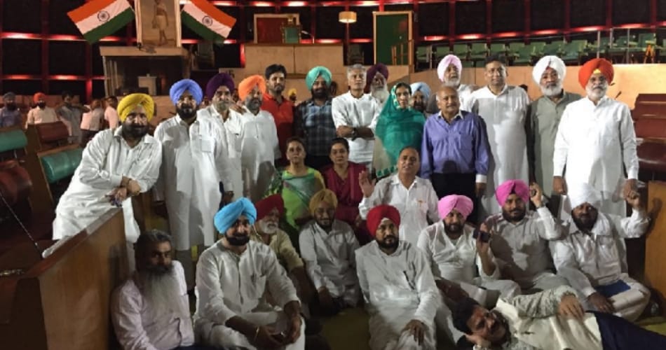 congress mla unique all night protest at punjab assembly hall