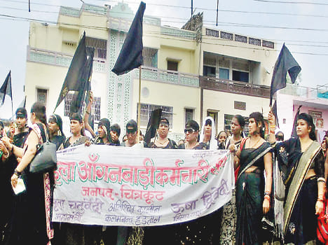 Aangbadhi workers siege MLA house