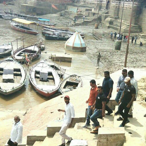 akshay kumar reached varanasi for film shooting