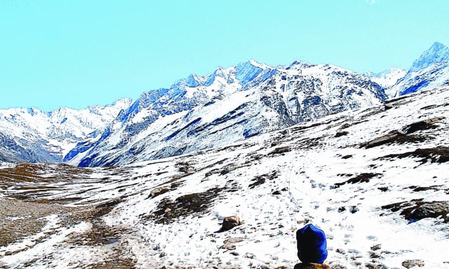 Munsyari snow on the high peaks