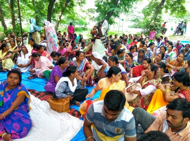 Today contract health employees will start a hunger strike 