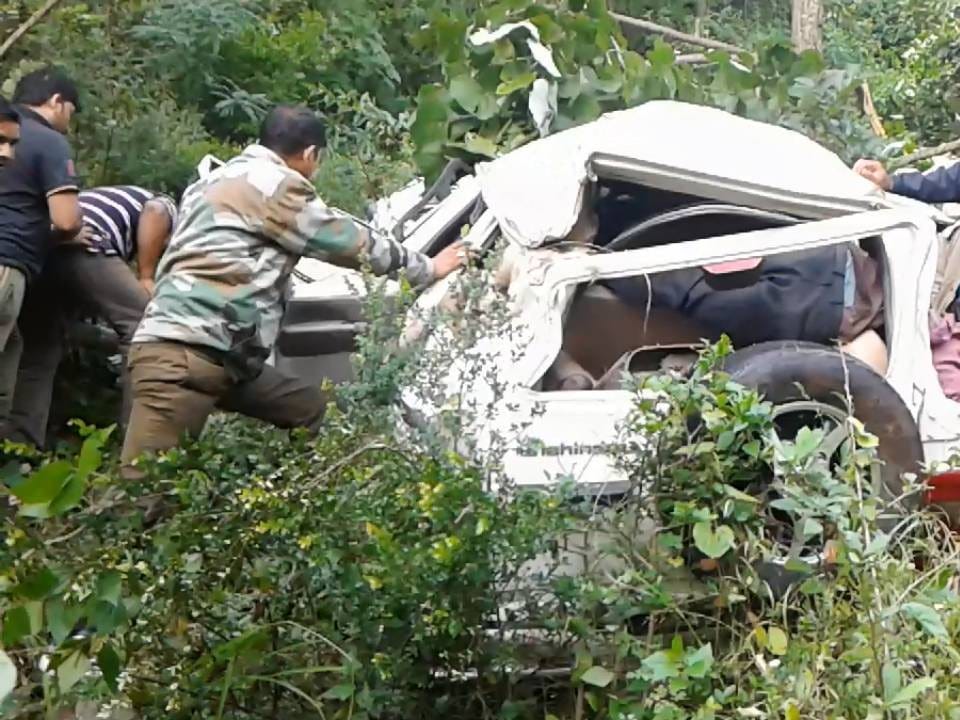 accident in bhatrojkhan, four dead