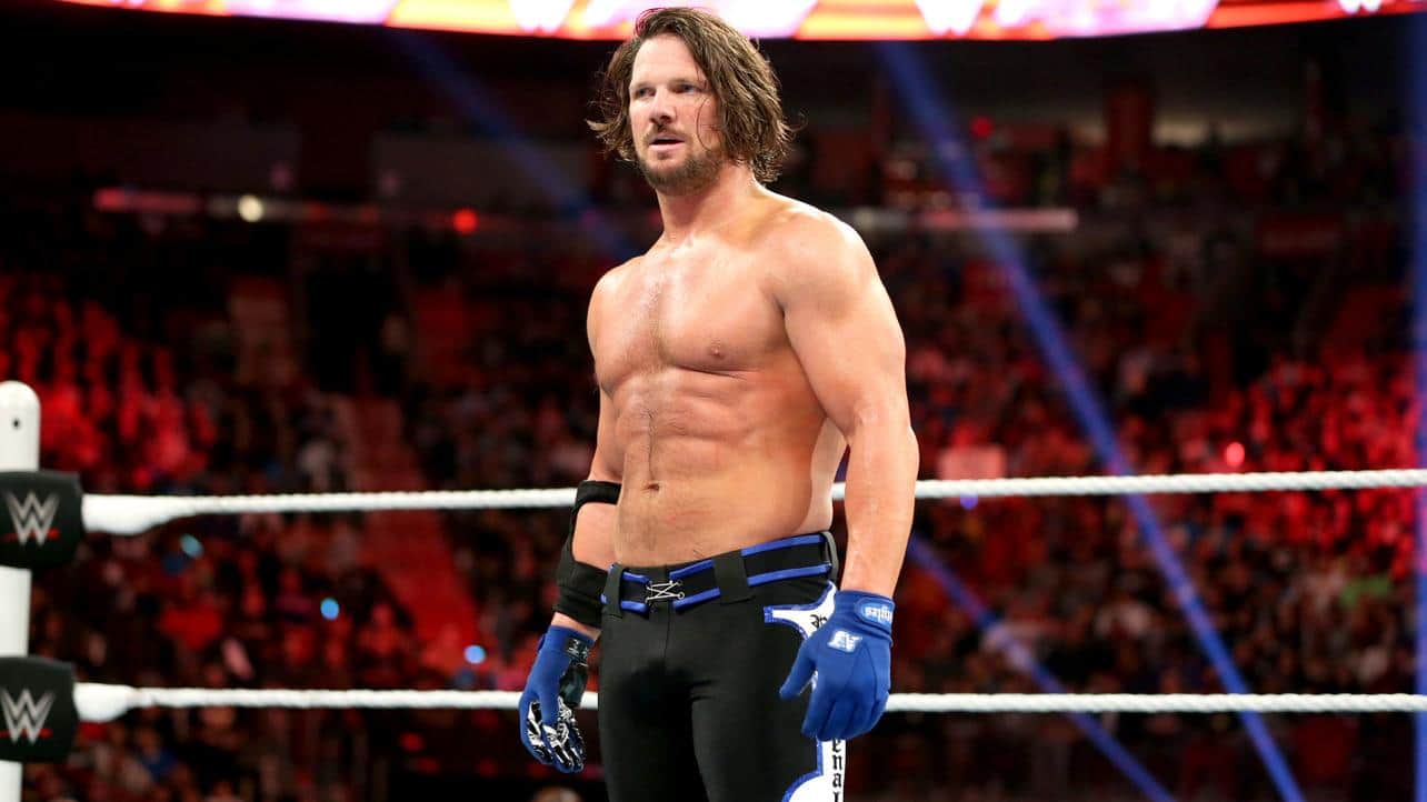 How Much Top 10 WWE Superstarts Earn