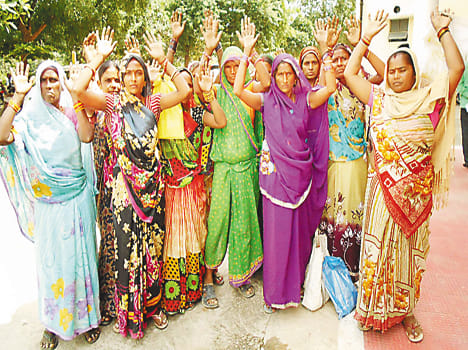 Ration card from becoming angry women demonstrated
