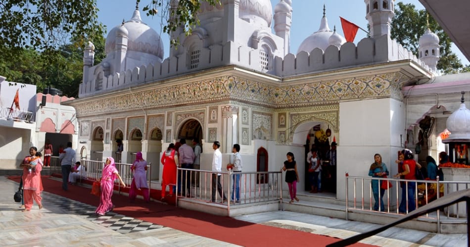 new year 2018 will start with holy songs in chandigarh temples