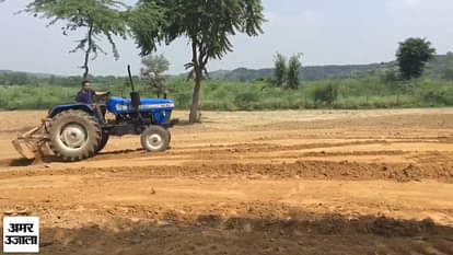 Mika singh fixing farm field in spare time