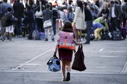 first-second grade children will not carry heavy school bags