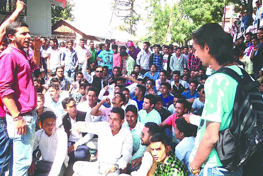 Students demand action over police put the jam