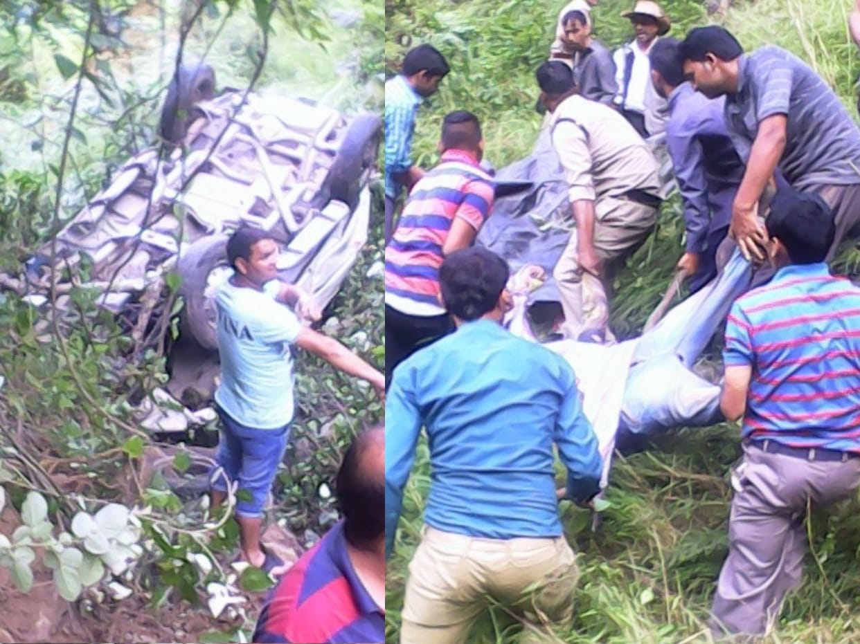 taxi fell into gorge, two died.