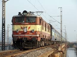 Delivery central railway compartment, twins born