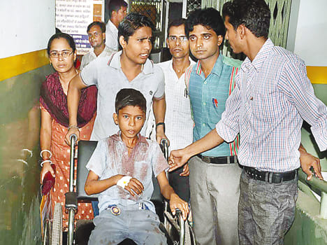 School van upturned truck from cuts, including nine injured driver