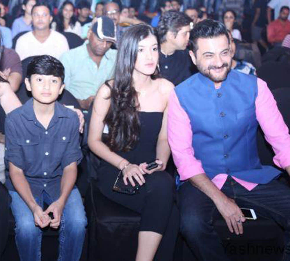 anil kapoor family on mirzya music launch ceremony