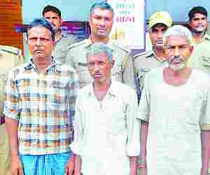 Three animal smuggler arrested
