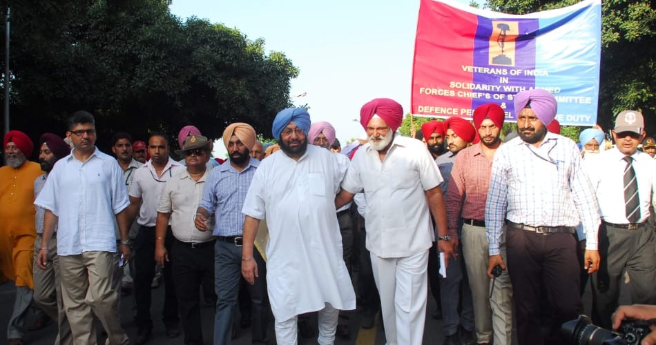captain amrinder singh joined ex armyman's march in chandigarh