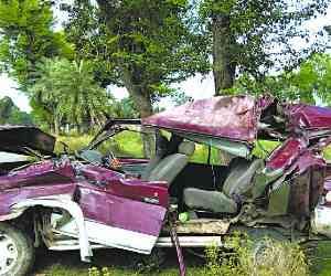 Upturned jeep in a ravine collided with the truck, 10 injured