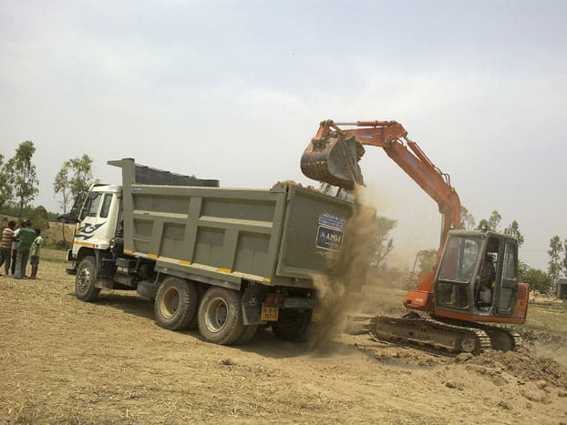 caught illegal mining in maharajpur