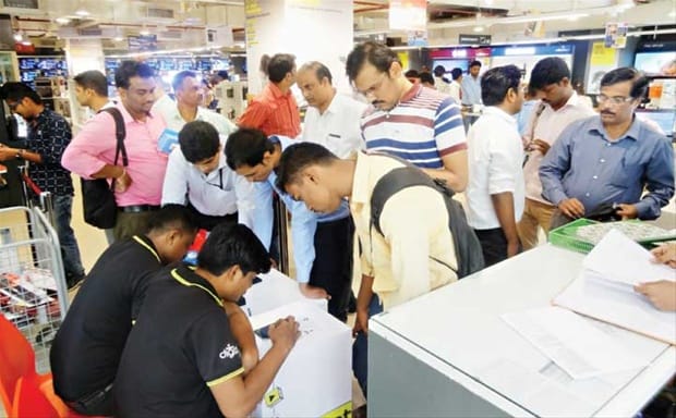 jio sim mobile phones disappear from market