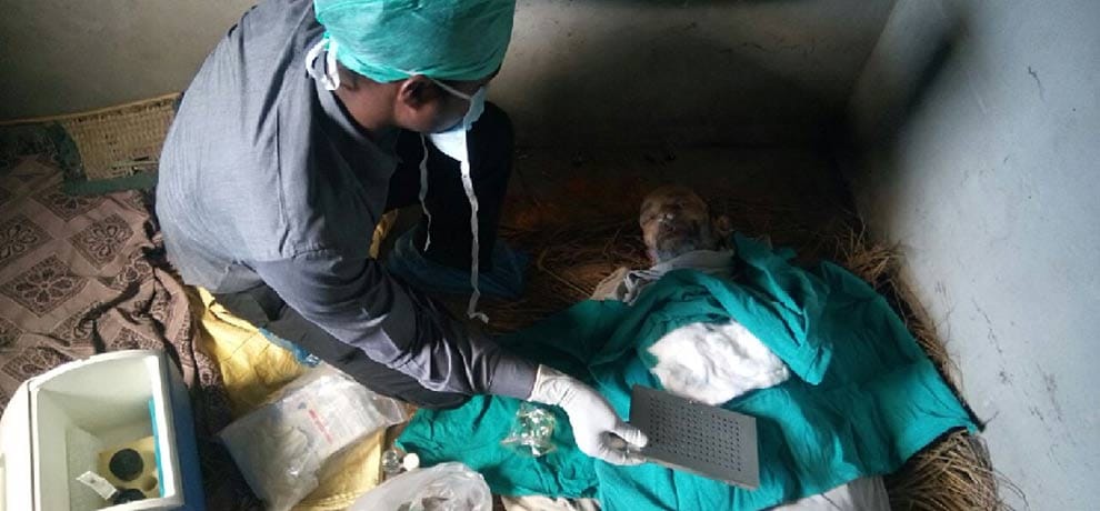 tea vender in noida donated his eyes to two person after death 
