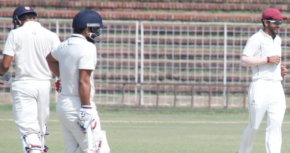 reliance team wins first match due to jaspreet bumrah and yujvendra chahal bowling 