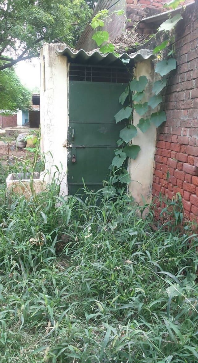 Mahipura : somewhere no toilet, somewhere not in use