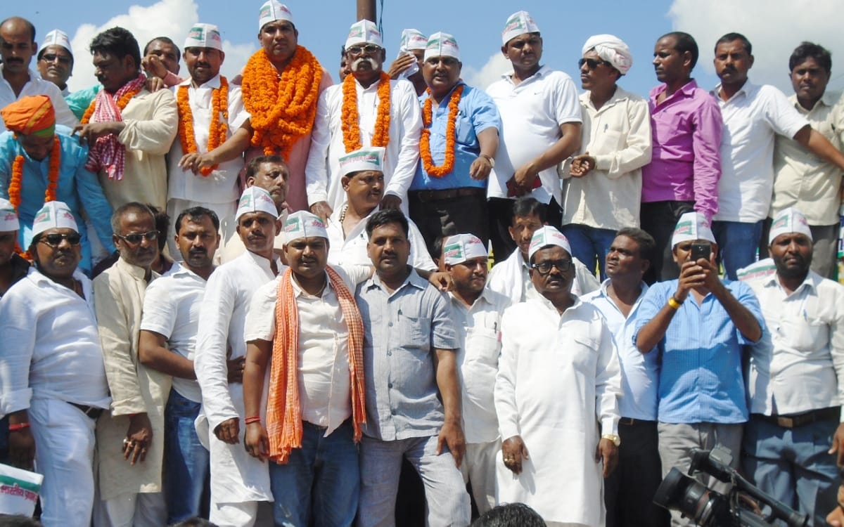 gram pradhan on the way of protest