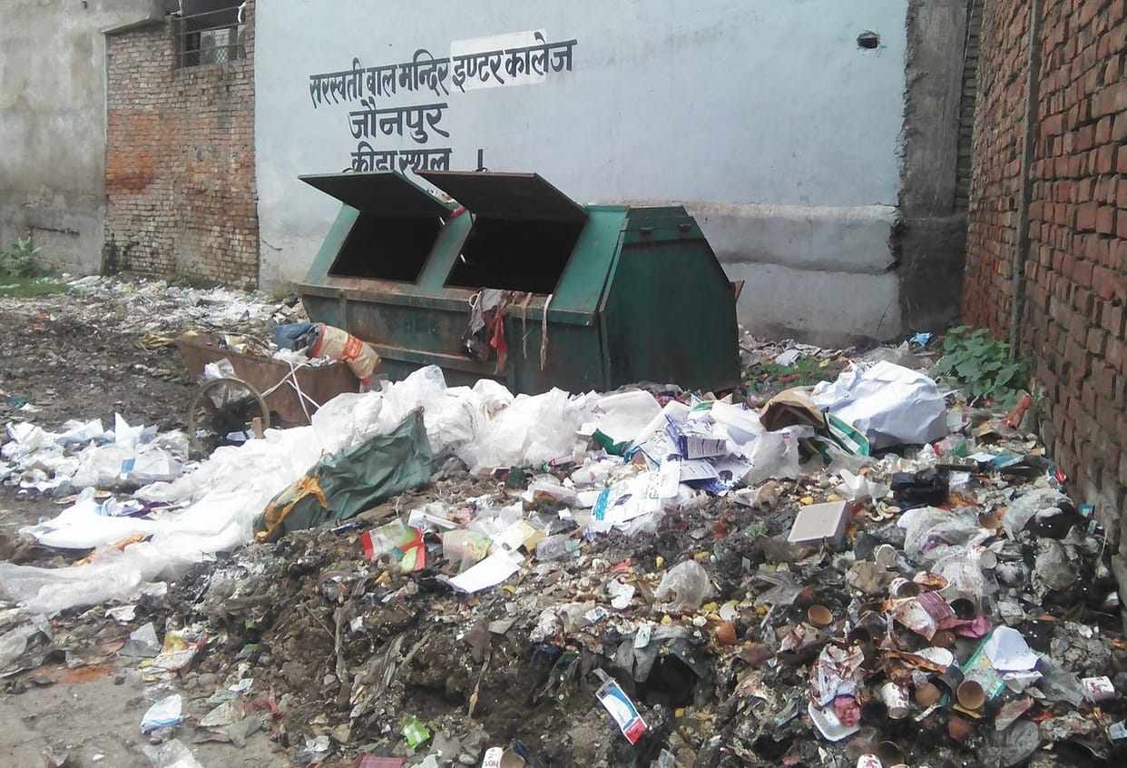 Ptah city with garbage, dirt everywhere