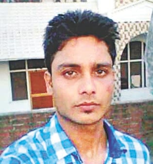 guddu shoot to rohit in crowd of ganesh poojan