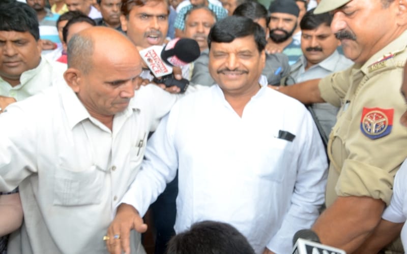  shivpal yadav reaches lucknow after meeting mulyam singh