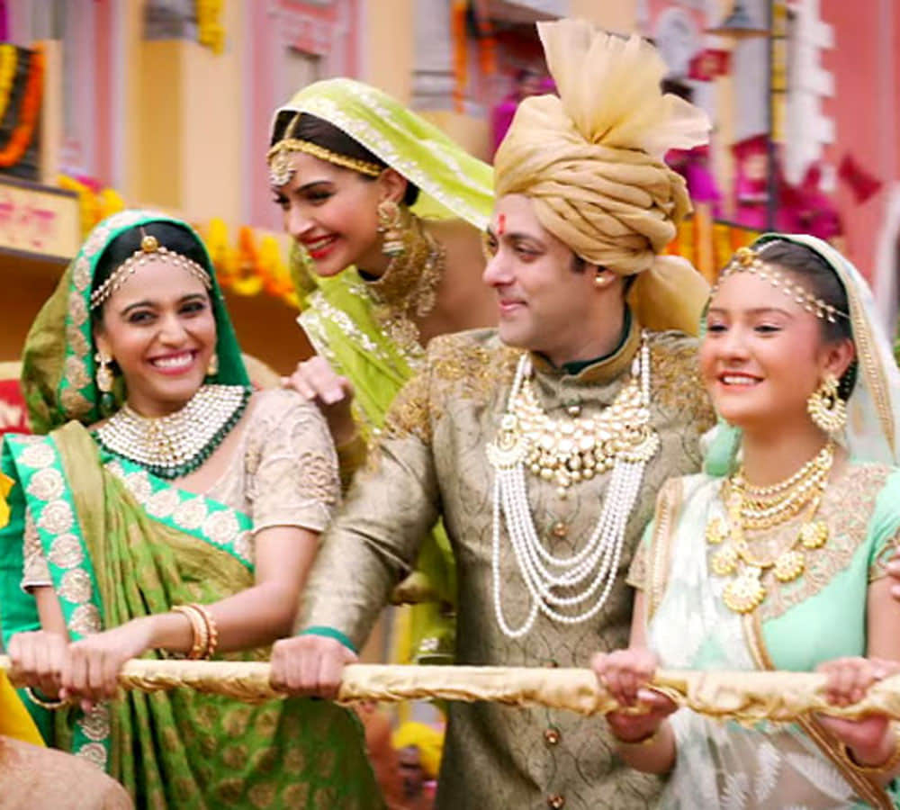 sonam kapoor and swara bhaskar work together in veer di wedding